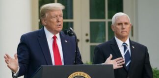 Donald Trump, ex presidente de Estados Unidos, junto a Mike Pence, ex vicepresidente.