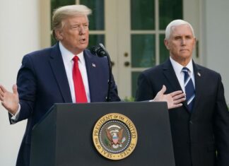 Donald Trump, ex presidente de Estados Unidos, junto a Mike Pence, ex vicepresidente.