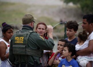 Corte Suprema de EEUU desestima recurso que buscaba mantener las restricciones del Título 42