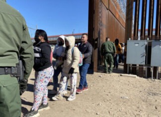 «Es mucho peor que cruzar el Darién»: las peligrosas rutas marítimas desde Panamá a Colombia que usan los migrantes venezolanos que regresan a su país