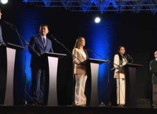Candidatos opositores se reunirán el lunes para discutir estrategias