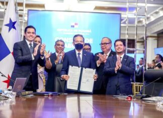 Panamá acordó extender el precio del galón del combustible solidario y el descuento del 30% en medicamentos
