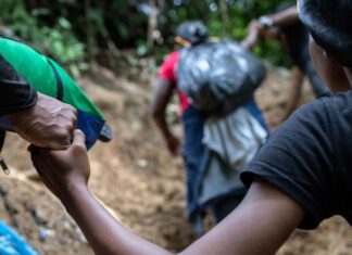 Gobierno de Biden enviará agentes a Panamá para entrevistar y deportar migrantes que marchan en busca de asilo en EEUU