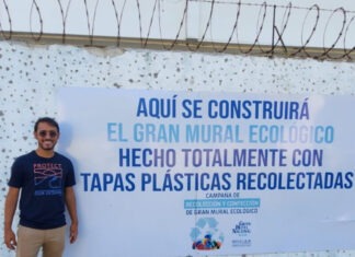 Artista plástico venezolano realiza un mural ecológico para un hotel en Chiriquí