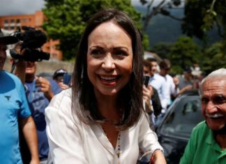 Oposición discute a contrarreloj si inscribe a María Corina Machado o activa otro “plan”