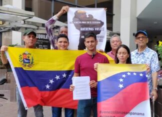 Venezolanos en Panamá exigen que se abra el registro electoral y recogen firmas para enviar cartas a organismos internacionales (VIDEO)