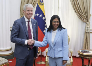 Secretario de Energía de EE UU en Caracas: Trump quiere impulsar aumento dramático de la producción petrolera de Venezuela
