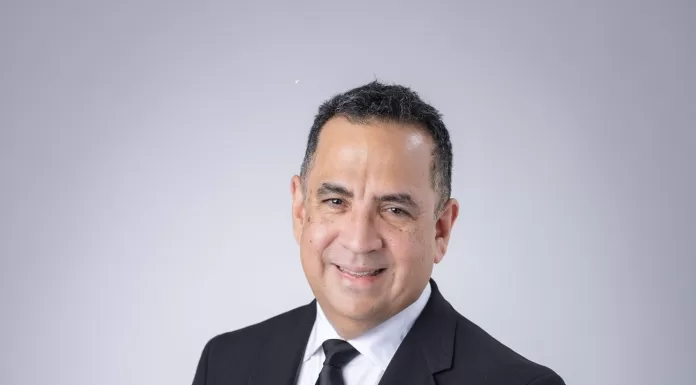 Violinista venezolano Eddy Marcano entre los musicos del XX Festival Internacional Alfredo De Saint Malo 2026